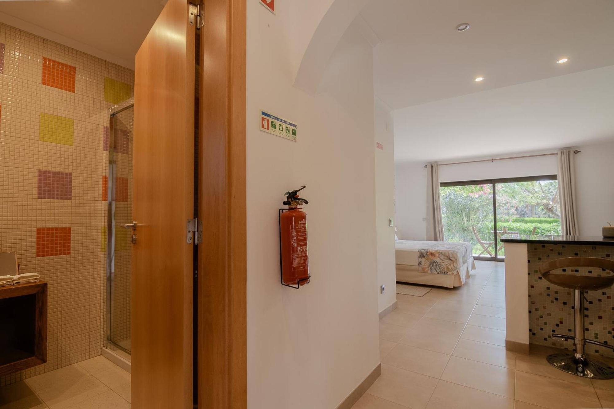 Coastal Retreat With Pool And Beach Access By Drago Rentals Albufeira Exterior foto